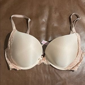Victoria’s Secret Dream Angels Push Up Bra Nude Lace 34D